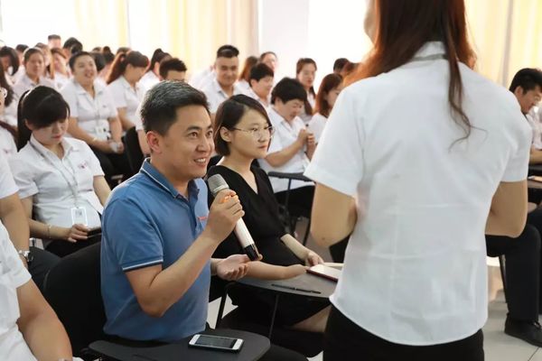 生日會(huì)現(xiàn)場(chǎng)訪談互動(dòng)