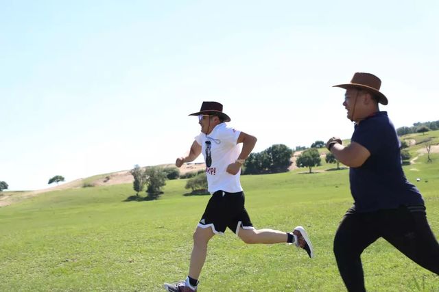乾港集團高層草原自駕游 乾港集團高層草原自駕游