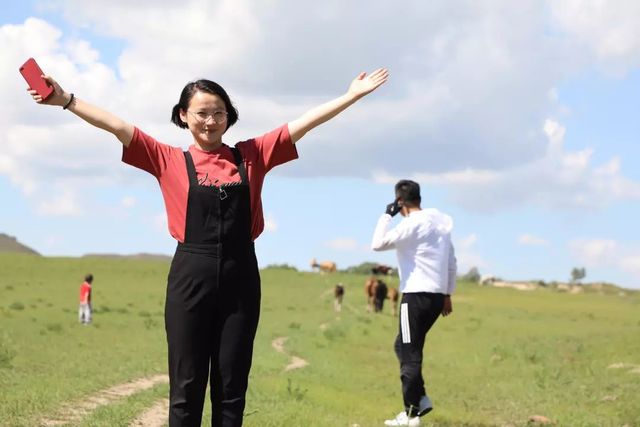 乾港集團高層草原自駕游 乾港集團高層草原自駕游