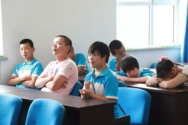 乾港關(guān)愛兒童 乾港關(guān)愛兒童