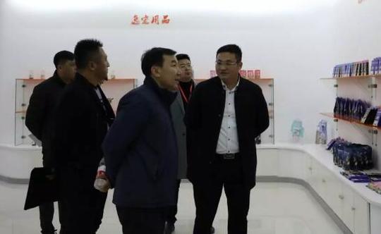 青年企業(yè)家參觀乾港集團(tuán) 青年企業(yè)家參觀乾港集團(tuán)