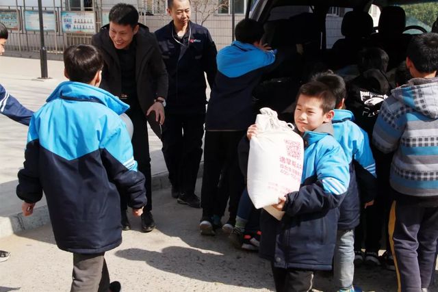 乾港愛心慈善日 乾港愛心慈善日